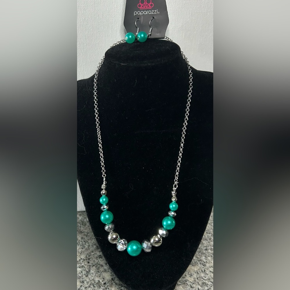 Paparazzi Silver and Teal Necklace Set